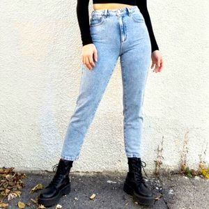 GARAGE MARBLE BLUE MOM JEANS